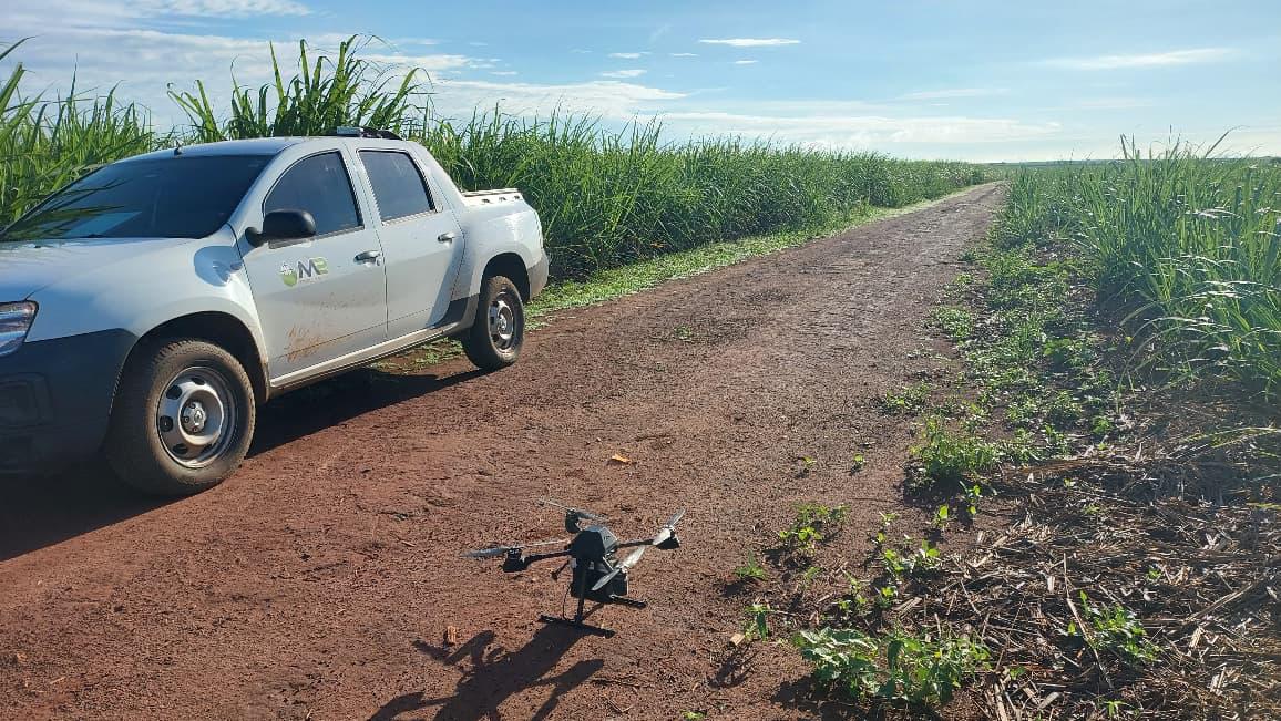 Operação com drone agrícola da M2 Drones Agrícolas — serviços de precisão no agronegócio