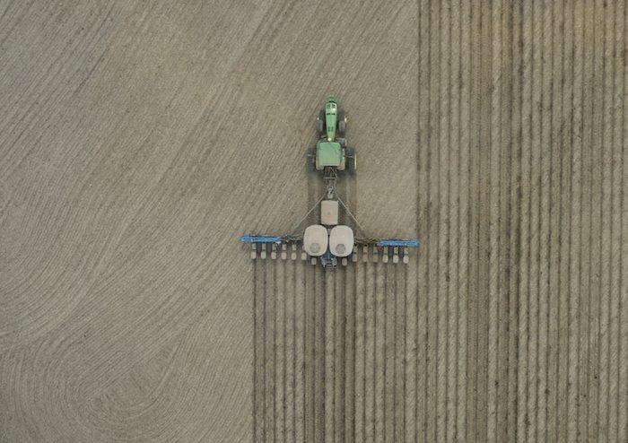 Projeto para piloto automático agrícola — linhas AB RTK GNSS para máquinas agrícolas
